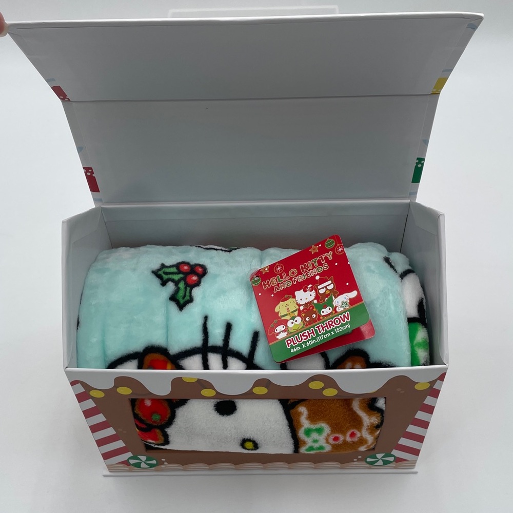 Hello Kitty Christmas Plush Throw in Magnetic Closure Gingerbread House 46‎ x 60 - Picture 4 of 11